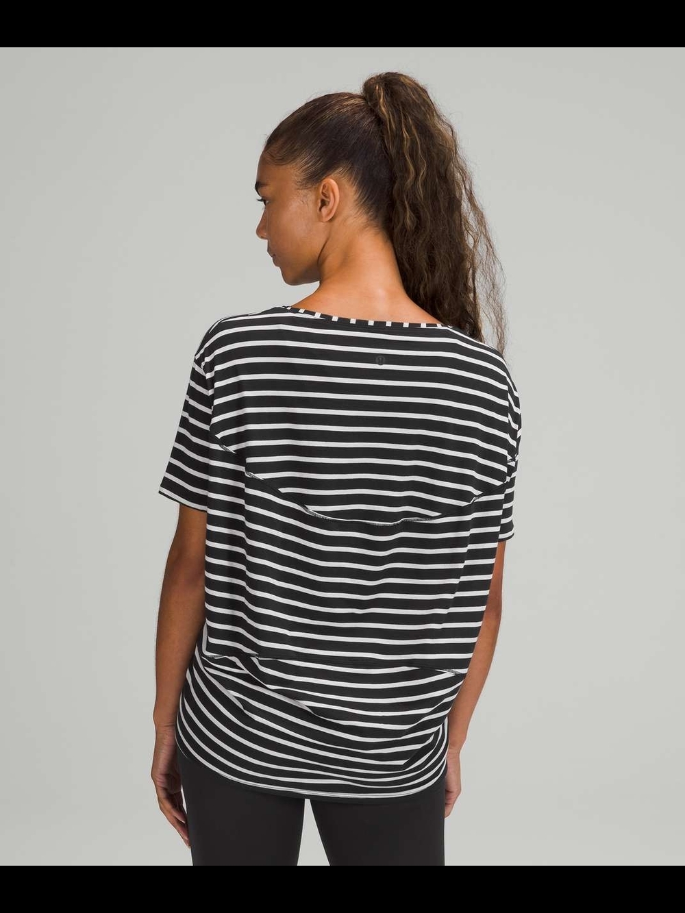 Lululemon Back In Action Short Sleeve Women's Top - Picture 4 of 4